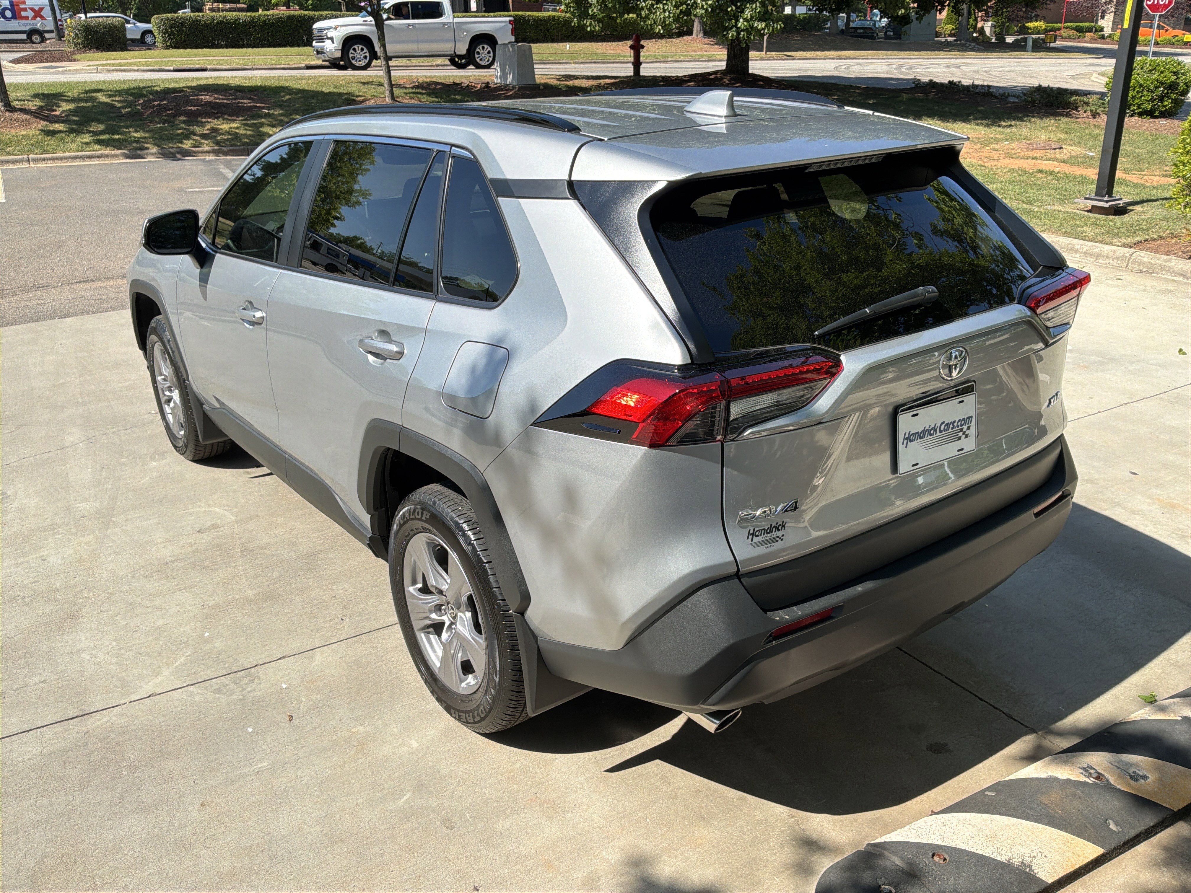 Used 2025 Toyota RAV4 XLE w/ Convenience Package FWD image 8