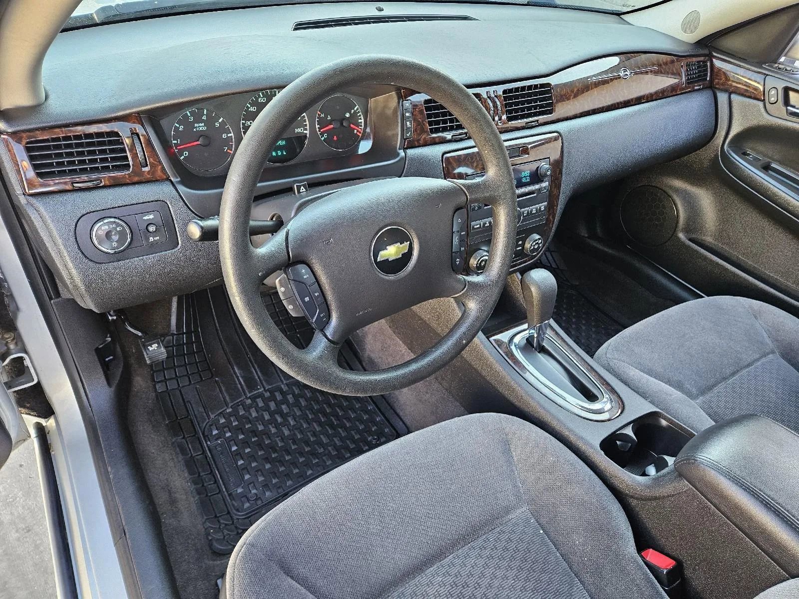 Used 2016 Chevrolet Impala LT image 12