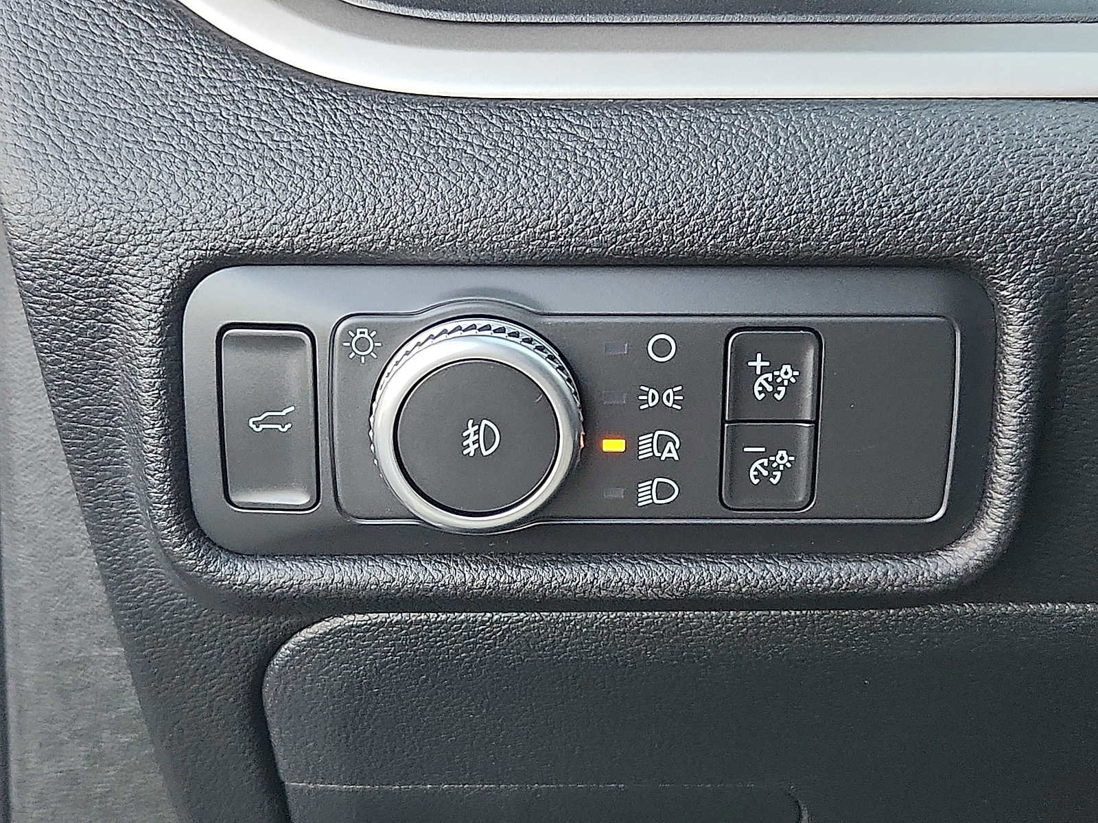 Used 2020 Ford Explorer XLT w/ Equipment Group 202A image 22