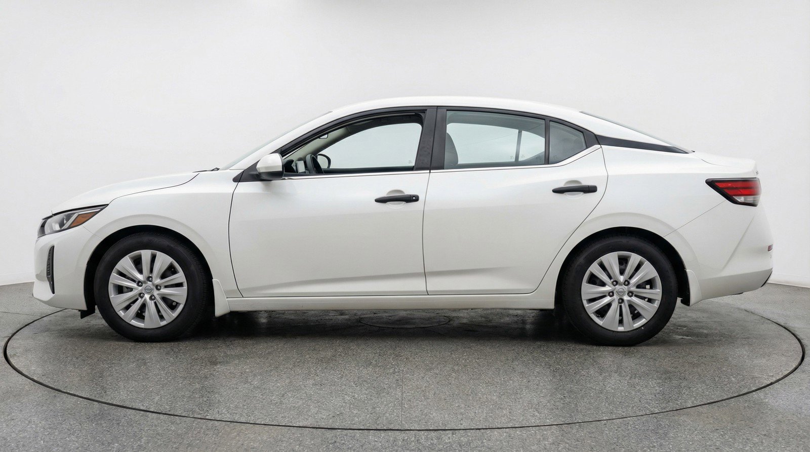 Used 2025 Nissan Sentra S FWD image 5