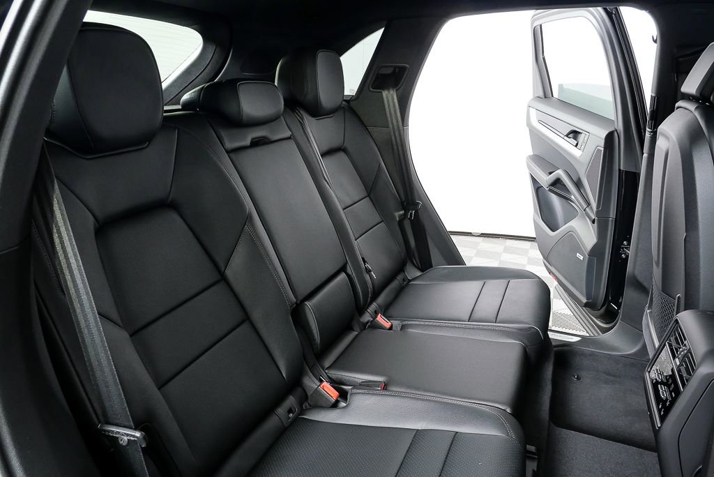 New 2026 Porsche Cayenne image 24