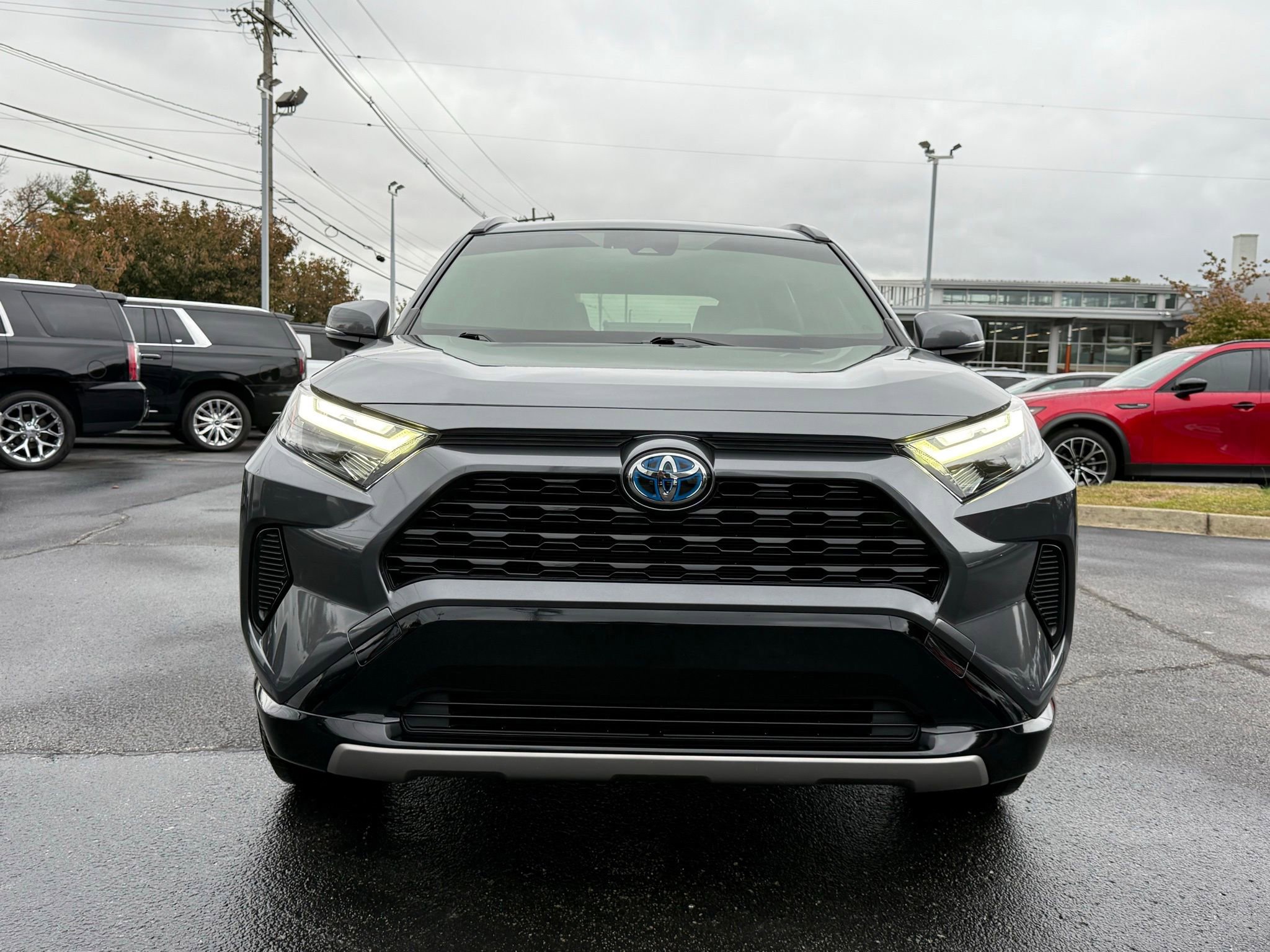 Used 2022 Toyota RAV4 SE image 6