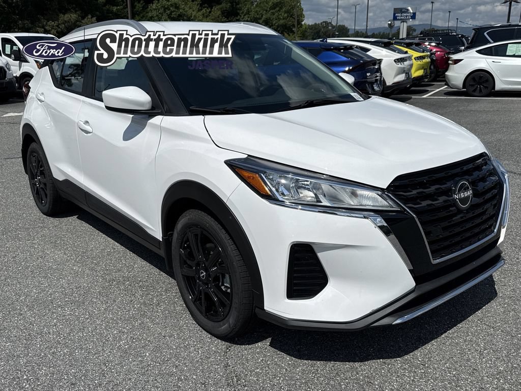 Used 2022 Nissan Kicks SV