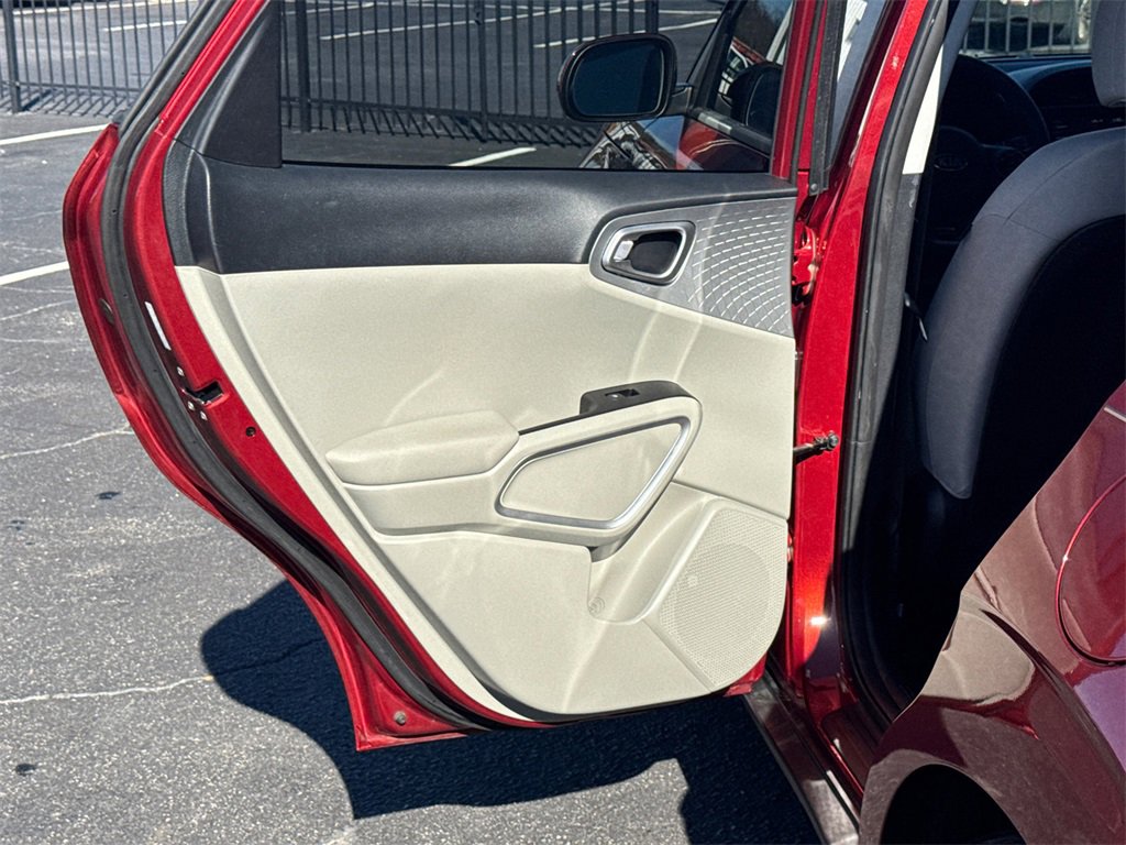 Used 2021 Kia Soul LX image 22