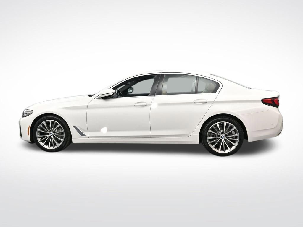 Used 2021 BMW 530i xDrive w/ Convenience Package AWD/4WD image 2