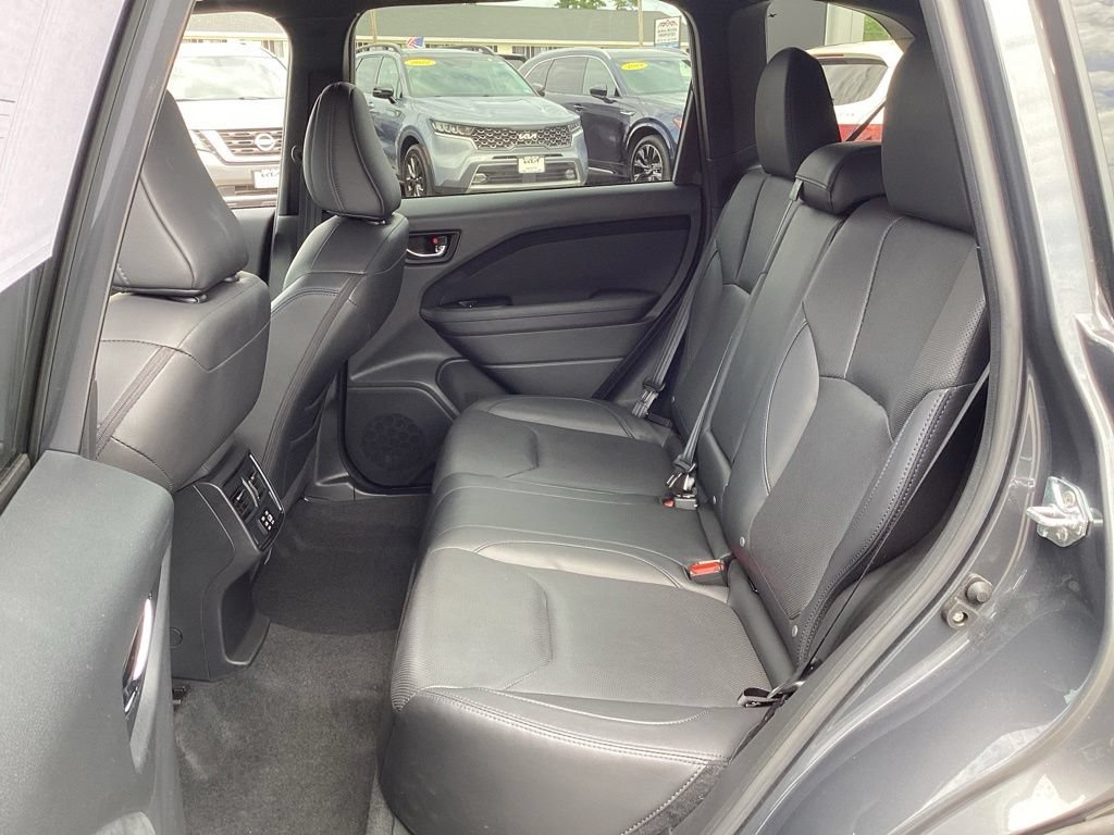Used 2025 Subaru Forester Limited AWD/4WD image 15