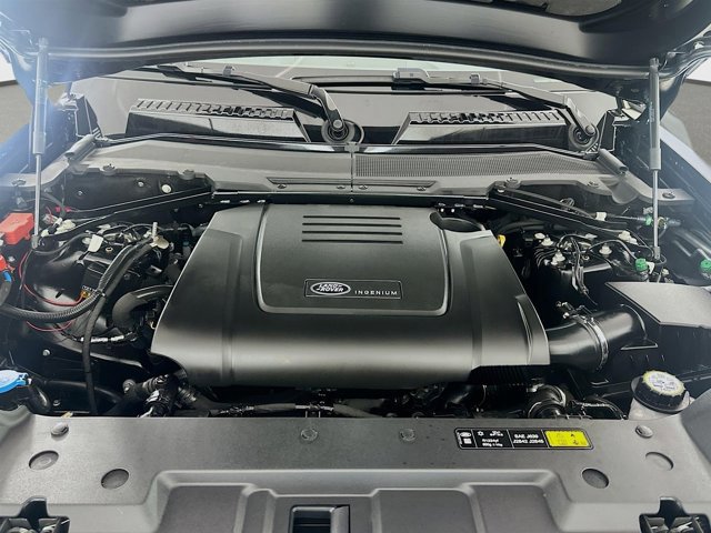 Used 2024 Land Rover Defender 110 S image 29