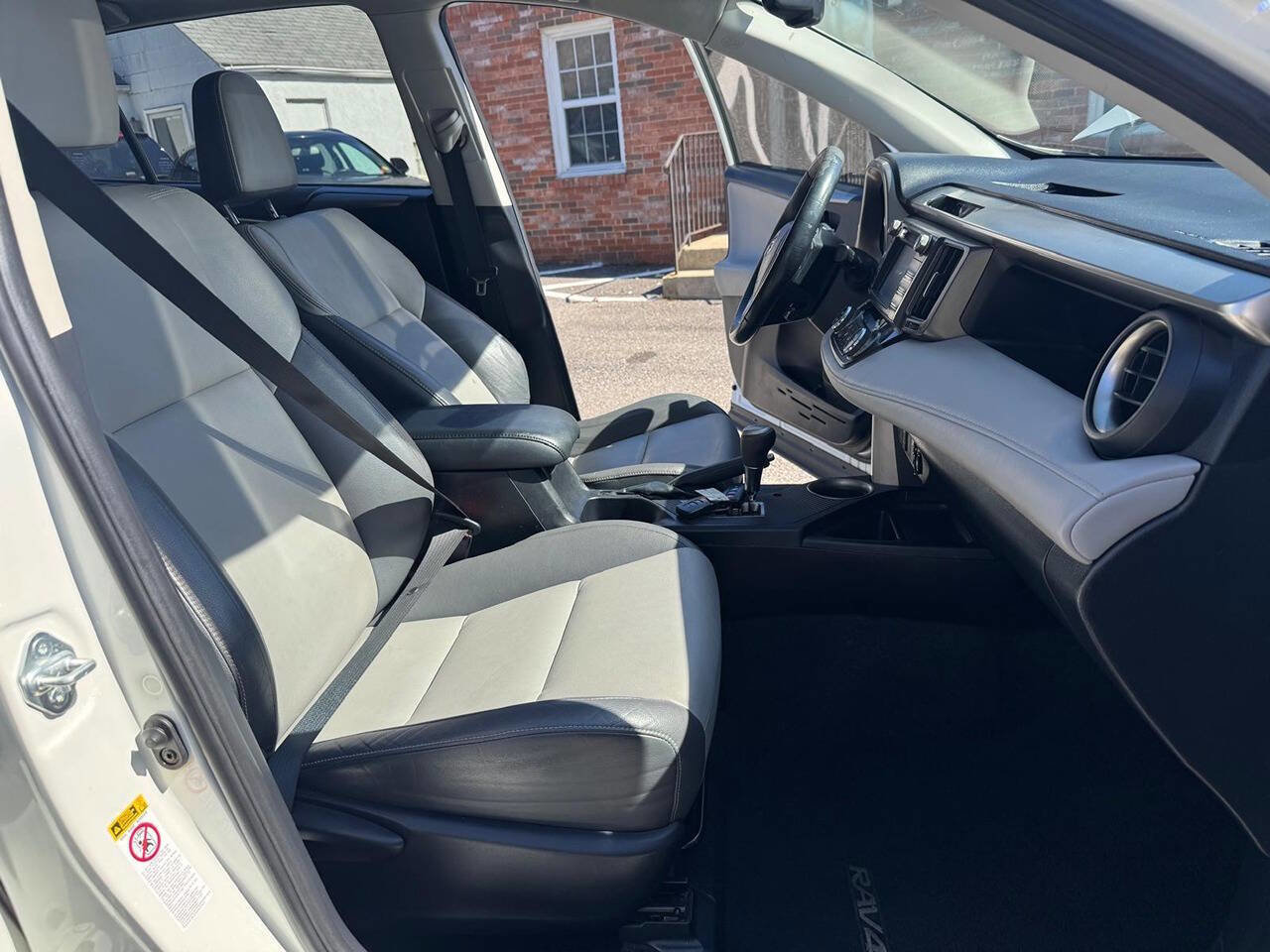 Used 2015 Toyota RAV4 Limited image 33