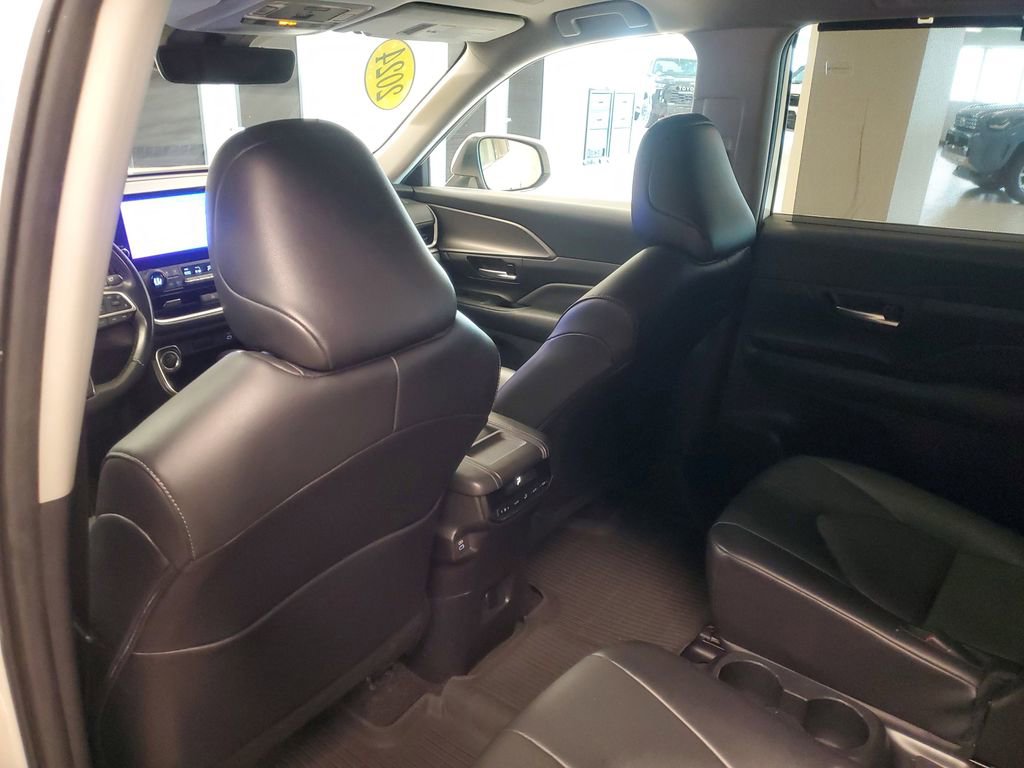 Certified 2024 Toyota Grand Highlander XLE image 10