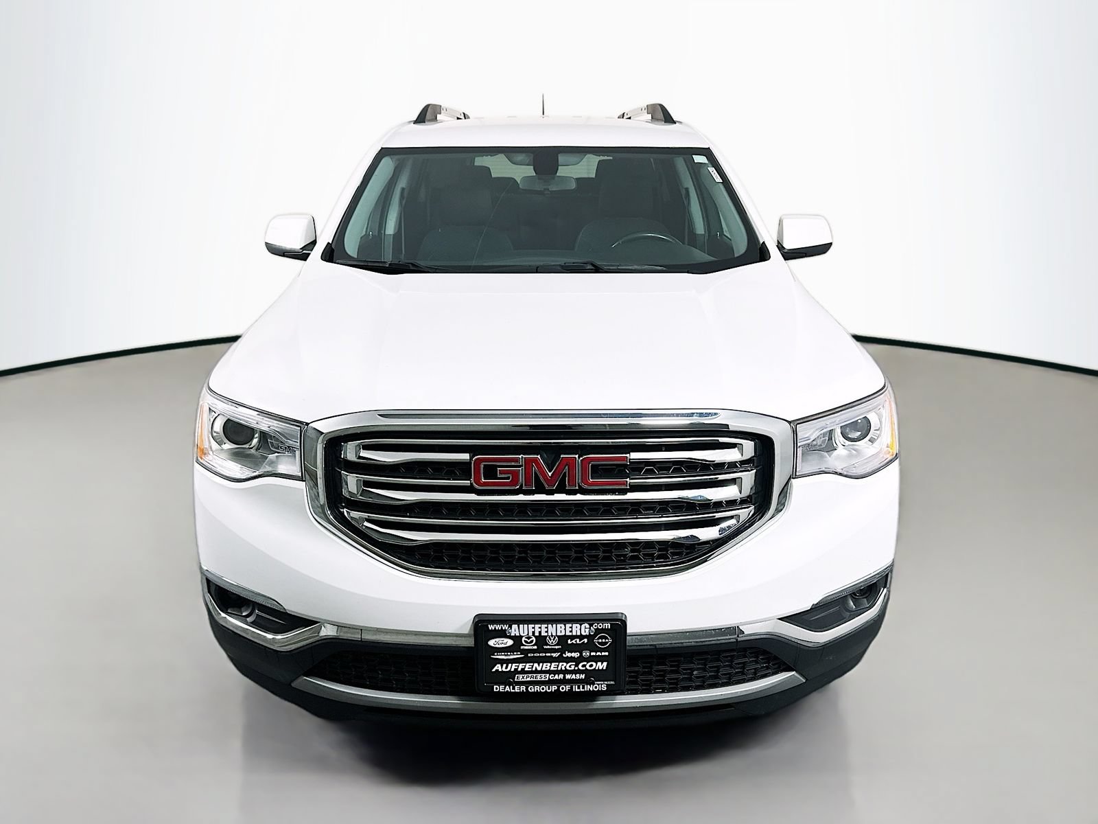 Used 2019 GMC Acadia SLE FWD image 2