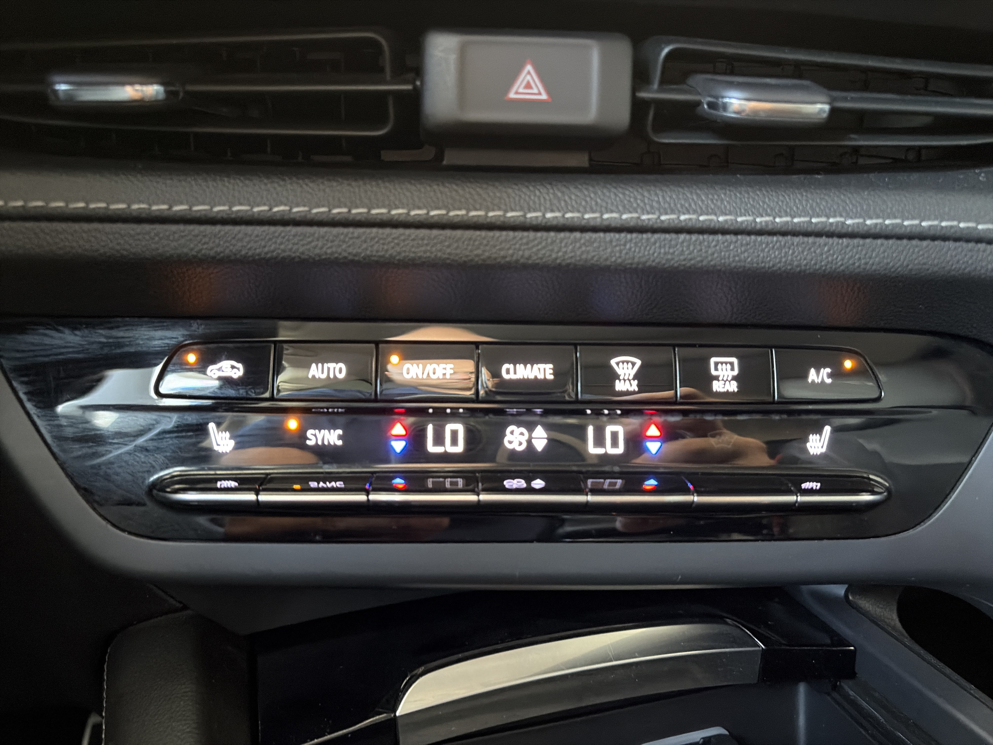 Used 2022 Buick Envision Essence w/ Technology Package II FWD image 23