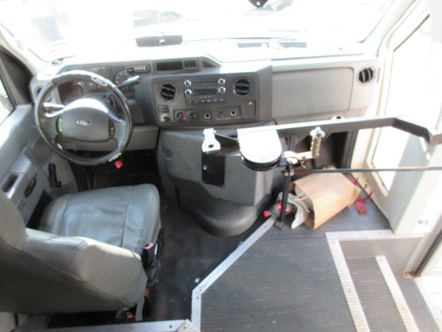 Used 2014 Ford E-350 and Econoline 350 Super Duty RWD image 11