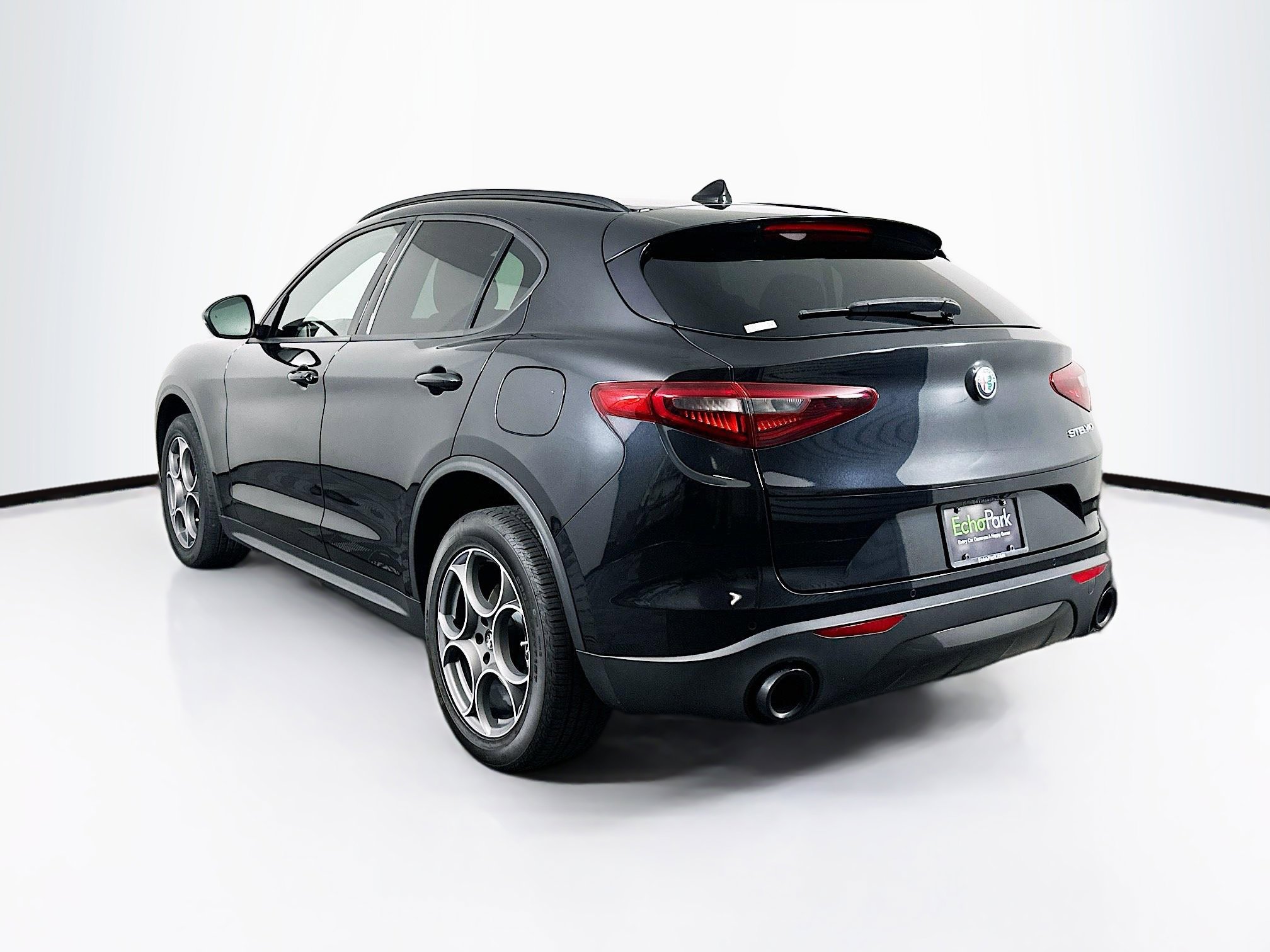 Used 2023 Alfa Romeo Stelvio Sprint RWD image 5