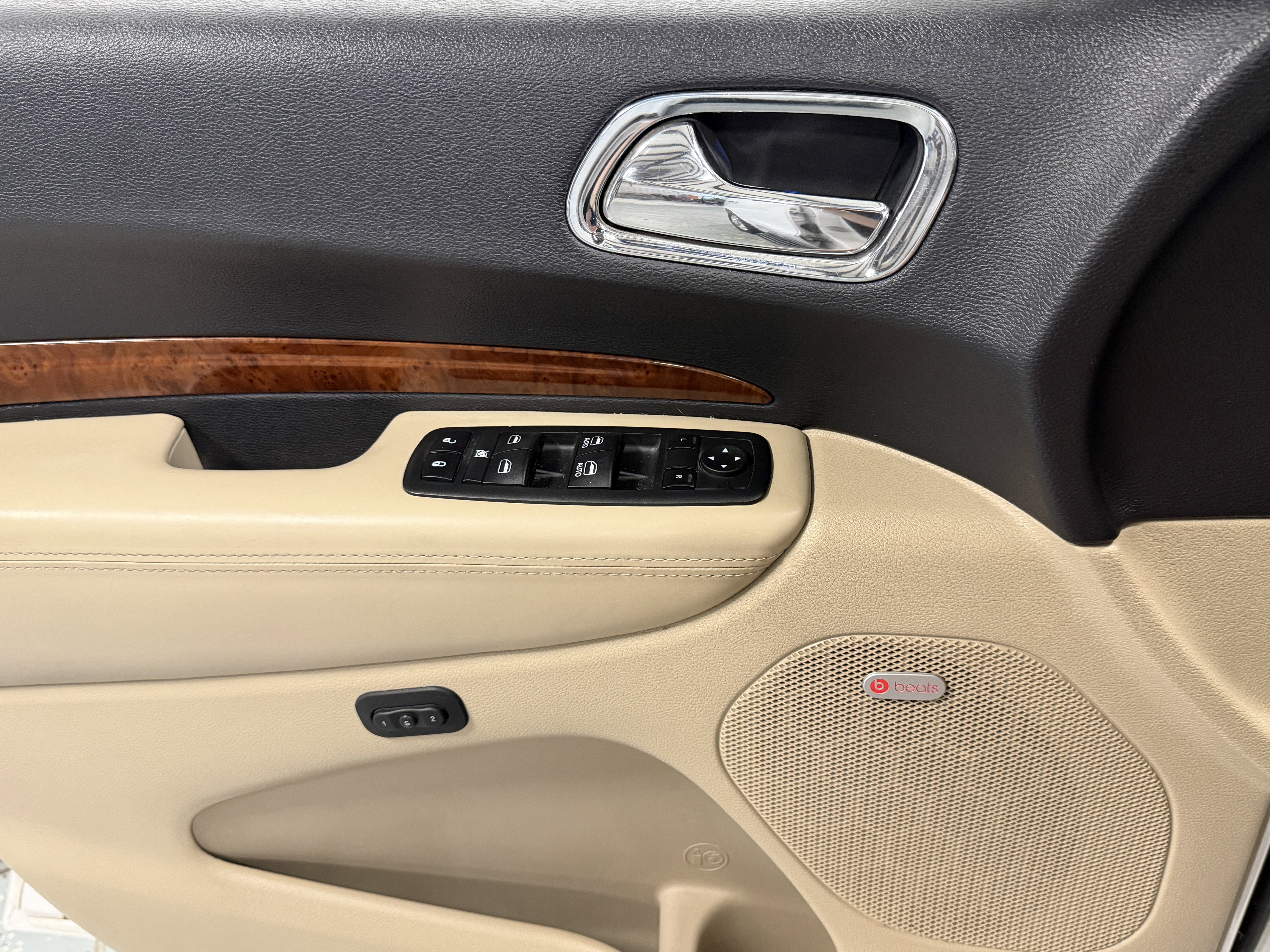 Used 2016 Dodge Durango Citadel w/ Premium Entertainment Group image 18