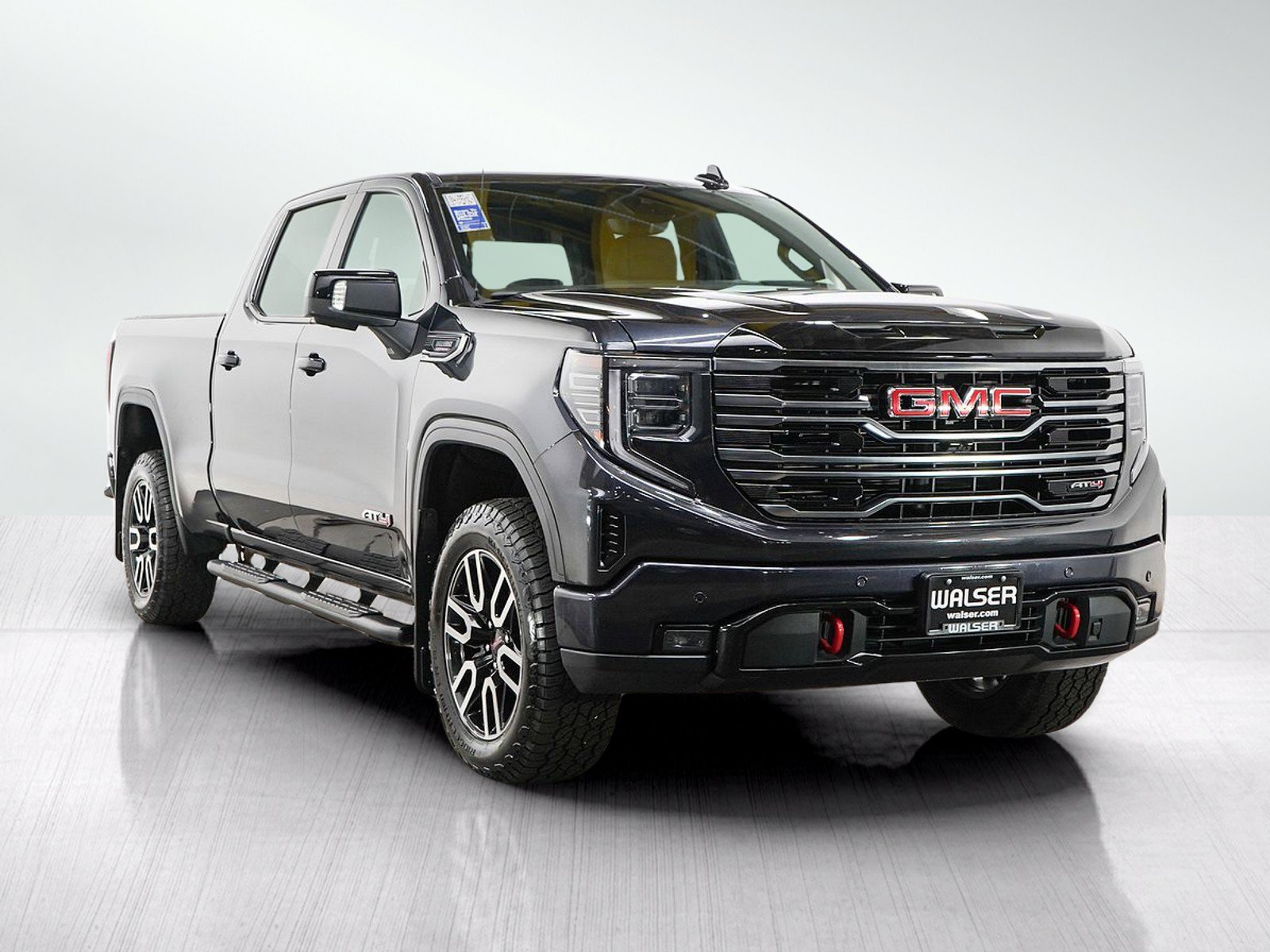 Used 2025 GMC Sierra 1500 AT4 w/ Technology Package AWD/4WD image 7