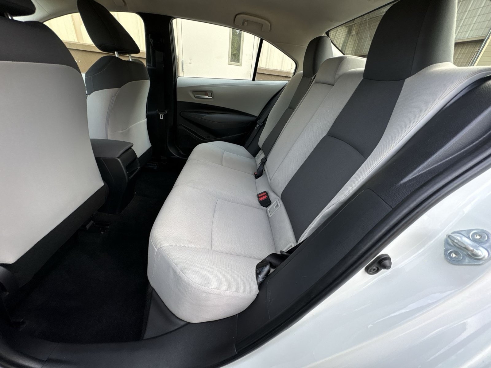 Used 2021 Toyota Corolla LE FWD image 23