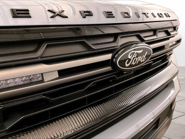 Used 2025 Ford Expedition Tremor AWD/4WD image 30