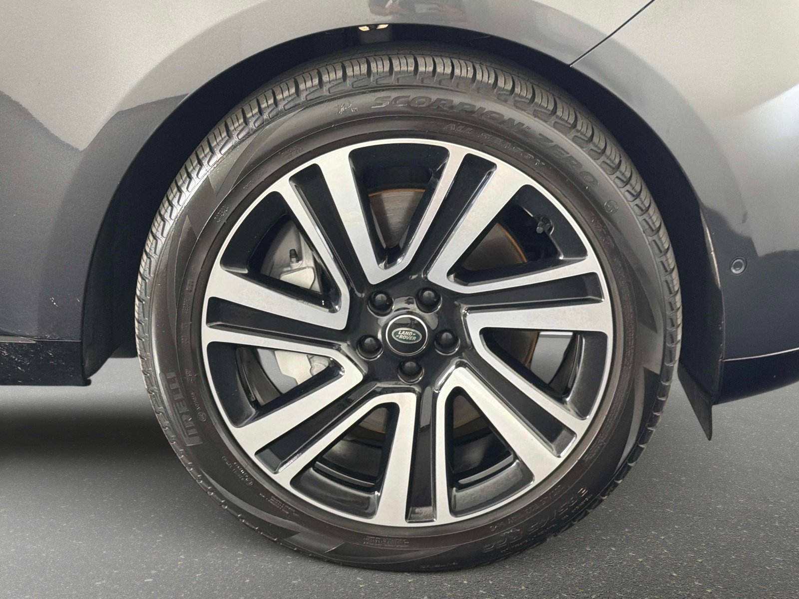 Used 2023 Land Rover Range Rover SE image 20