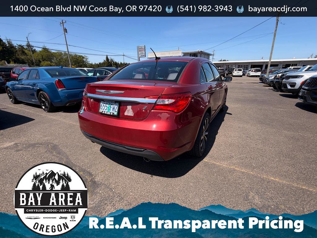 Used 2012 Chrysler 200 Touring FWD image 6