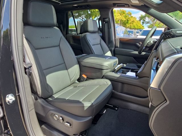 New 2026 GMC Yukon Denali w/ Denali Reserve Package AWD/4WD image 18