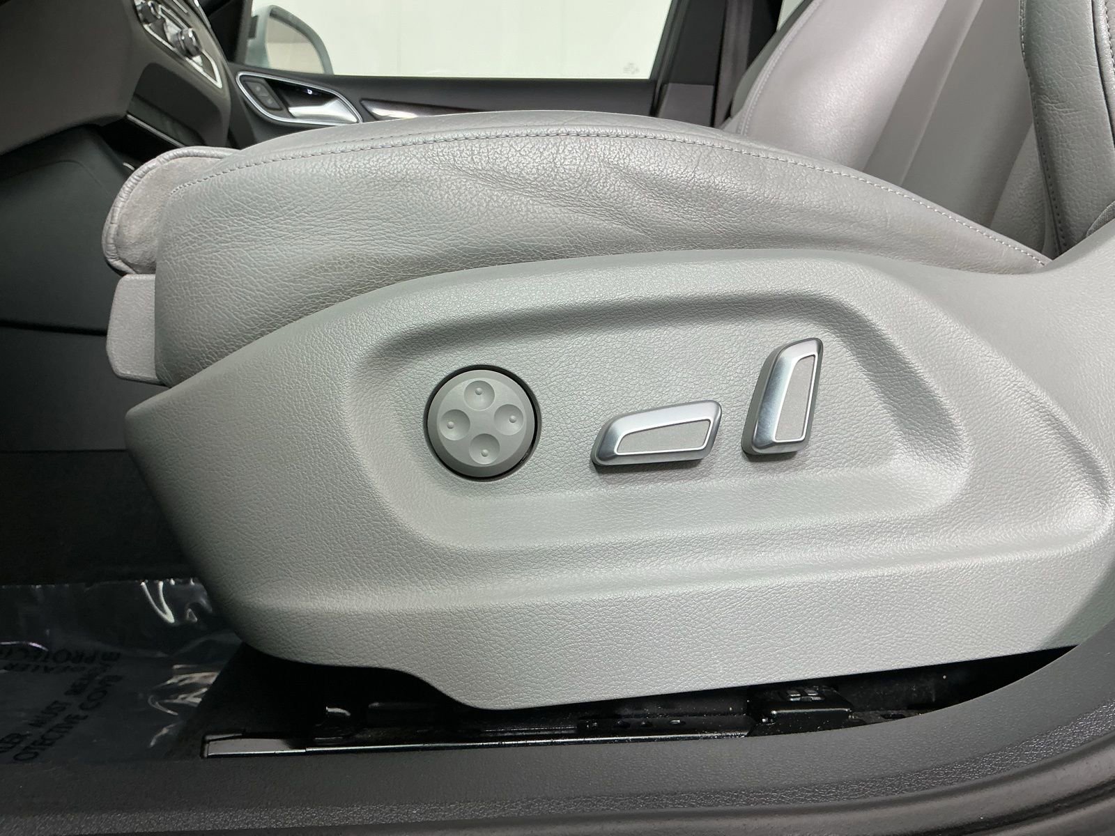 Used 2018 Audi Q3 2.0T Premium Plus w/ Premium Plus Package image 16