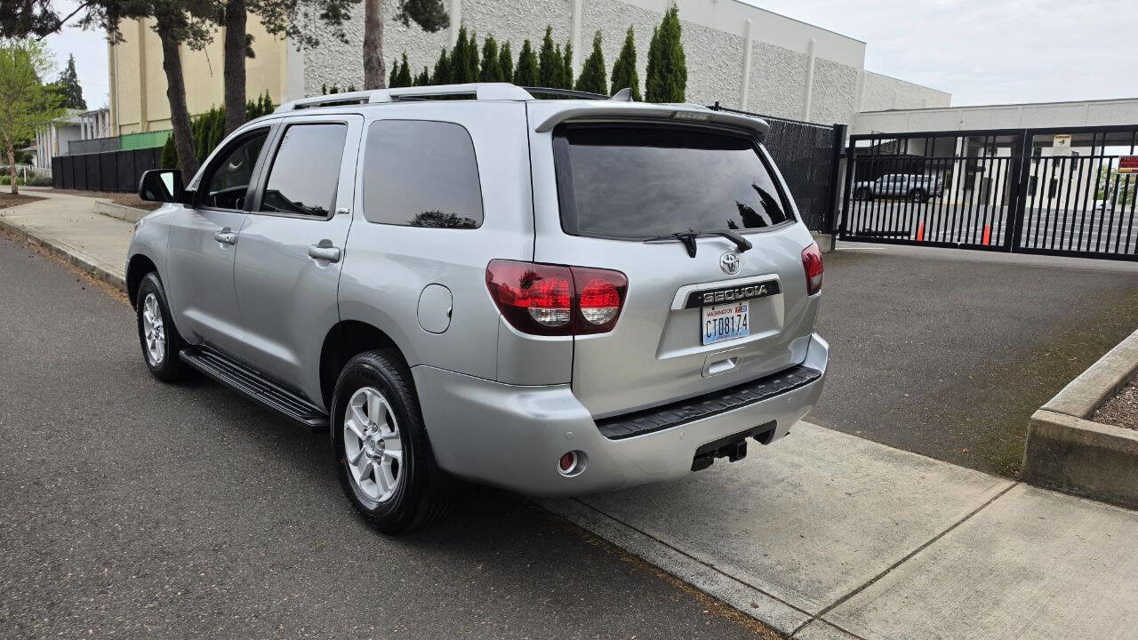 Used 2020 Toyota Sequoia SR5 w/ Premium Package AWD/4WD image 7