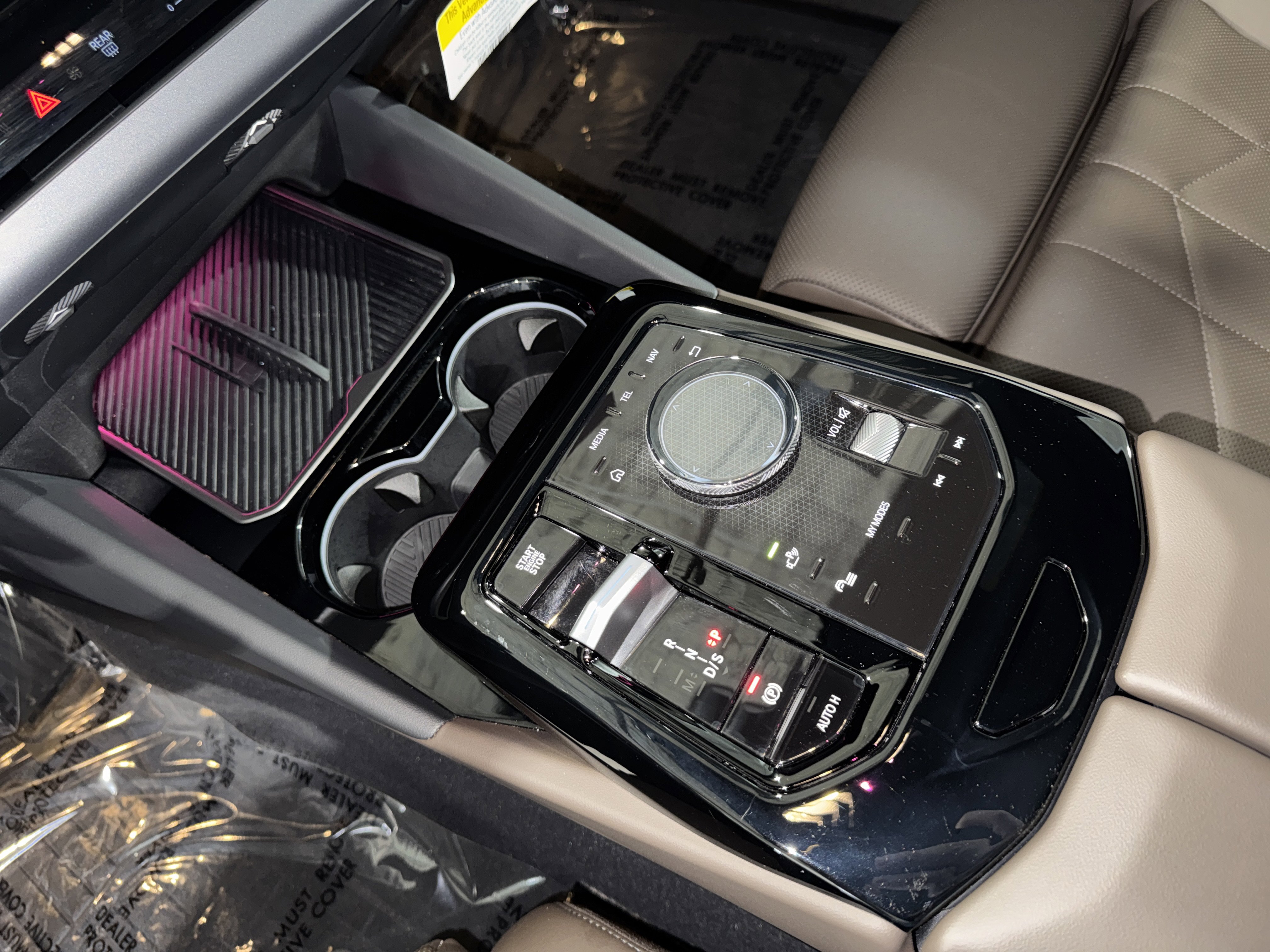 Certified 2025 BMW 530i xDrive w/ Premium Package image 28