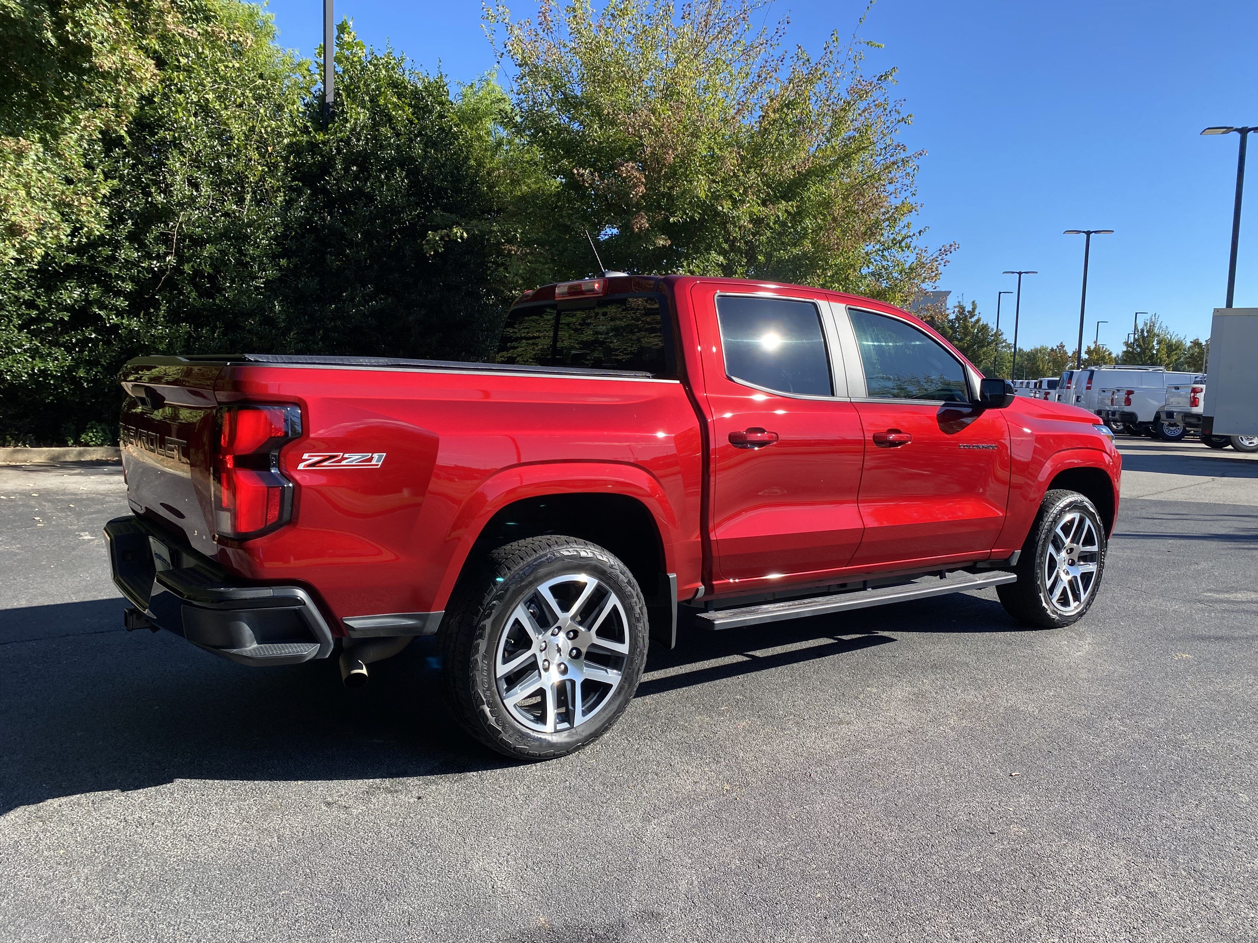 Used 2023 Chevrolet Colorado Z71 w/ Z71 Convenience Package 2 AWD/4WD image 9