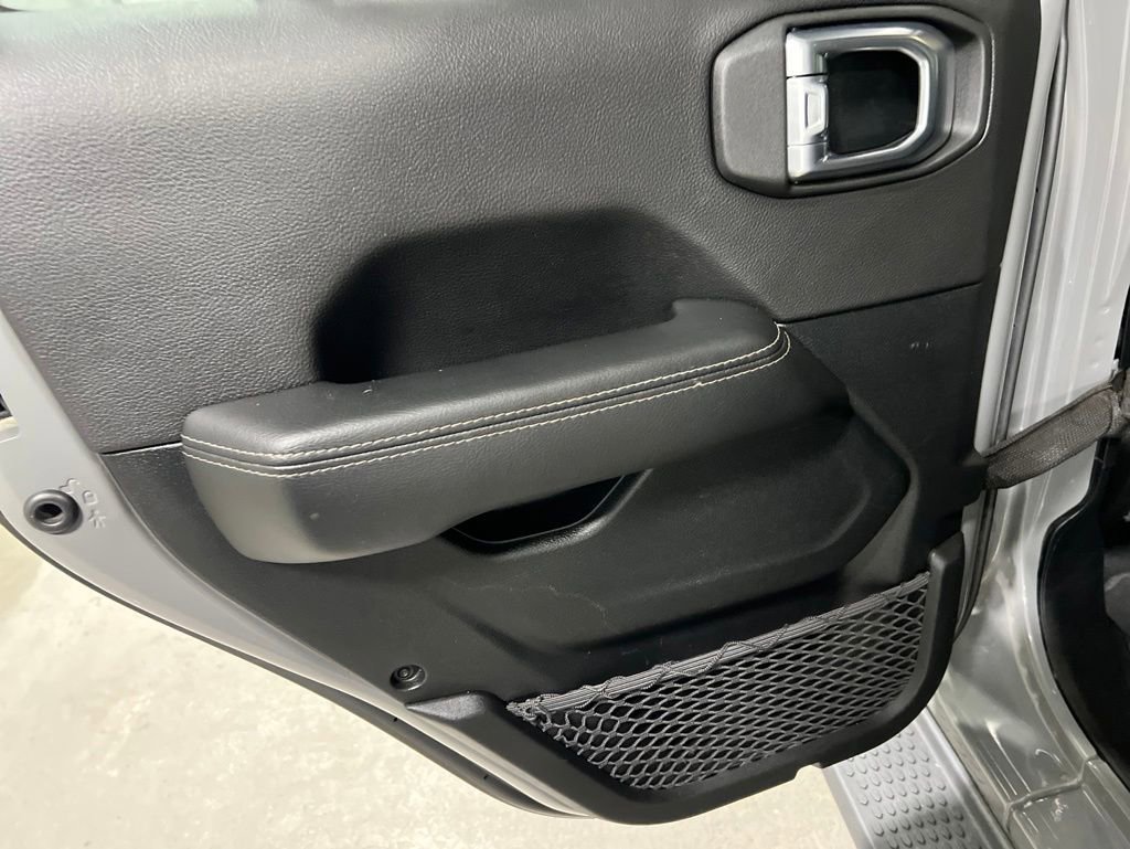 Used 2021 Jeep Wrangler Unlimited Sahara w/ Uconnect 4C Nav & Sound Group AWD/4WD image 16