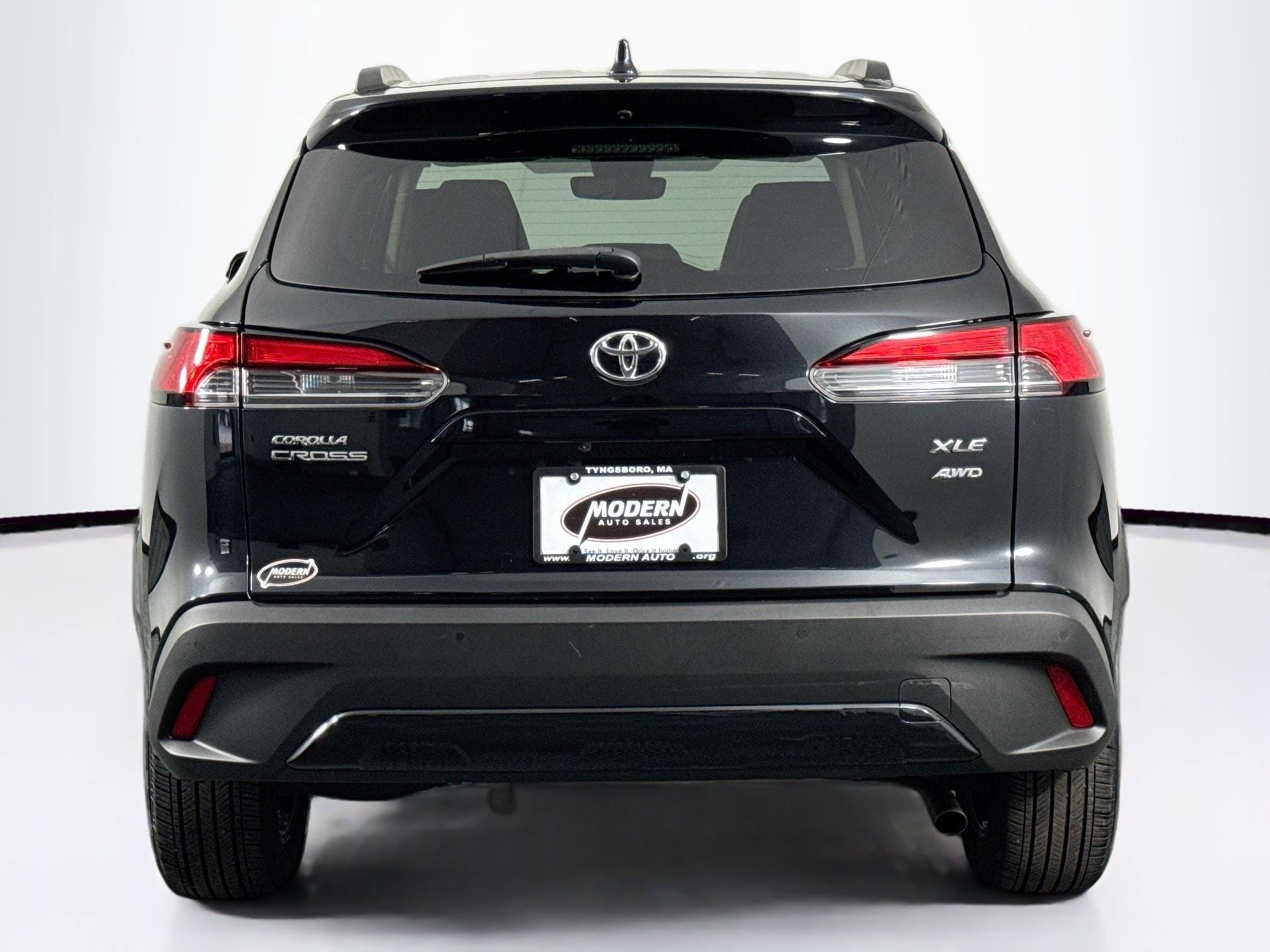 Used 2022 Toyota Corolla Cross XLE w/ Convenience Package AWD/4WD image 10