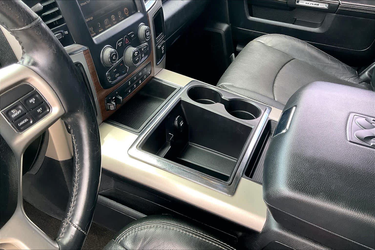 Used 2014 RAM 2500 Laramie w/ Black Appearance Group AWD/4WD image 15
