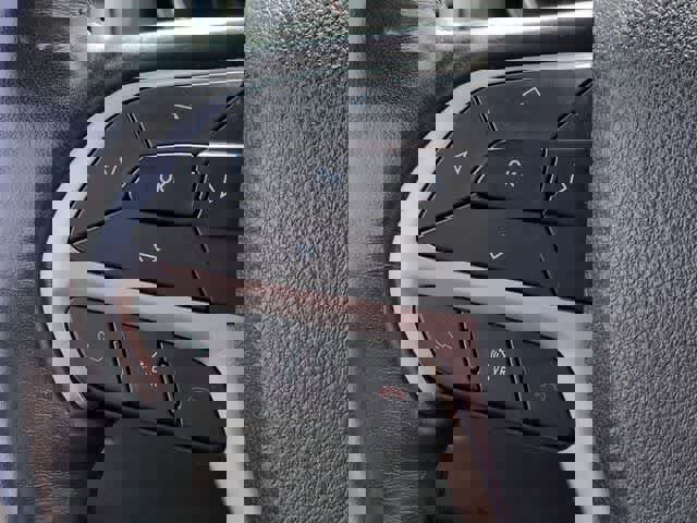 Used 2018 Jeep Grand Cherokee Limited image 25