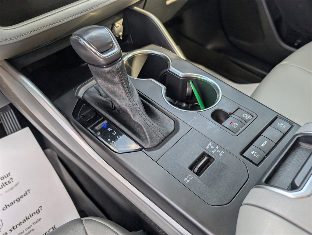 Used 2021 Toyota Highlander XLE image 17