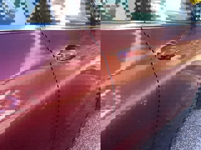 Used 2015 Chrysler 200 Limited image 18