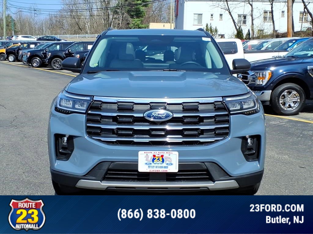 Certified 2025 Ford Explorer Active w/ Active Comfort Package AWD/4WD image 2