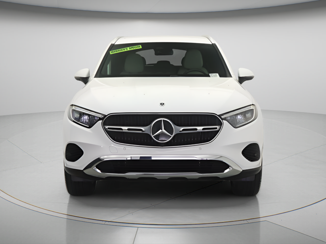 Used 2025 Mercedes-Benz GLC 350e 4MATIC image 6