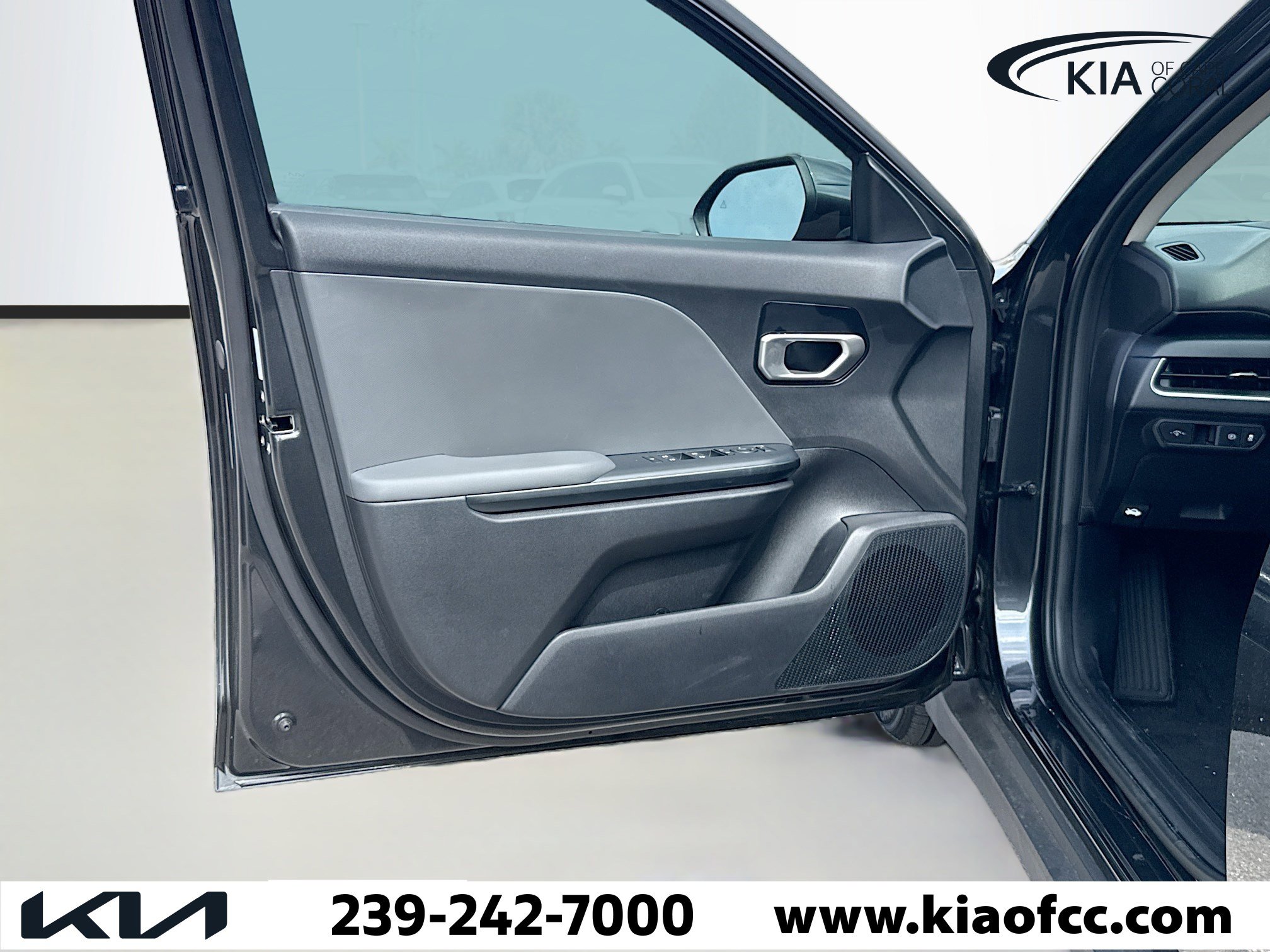 New 2025 Kia K4 LXS image 19