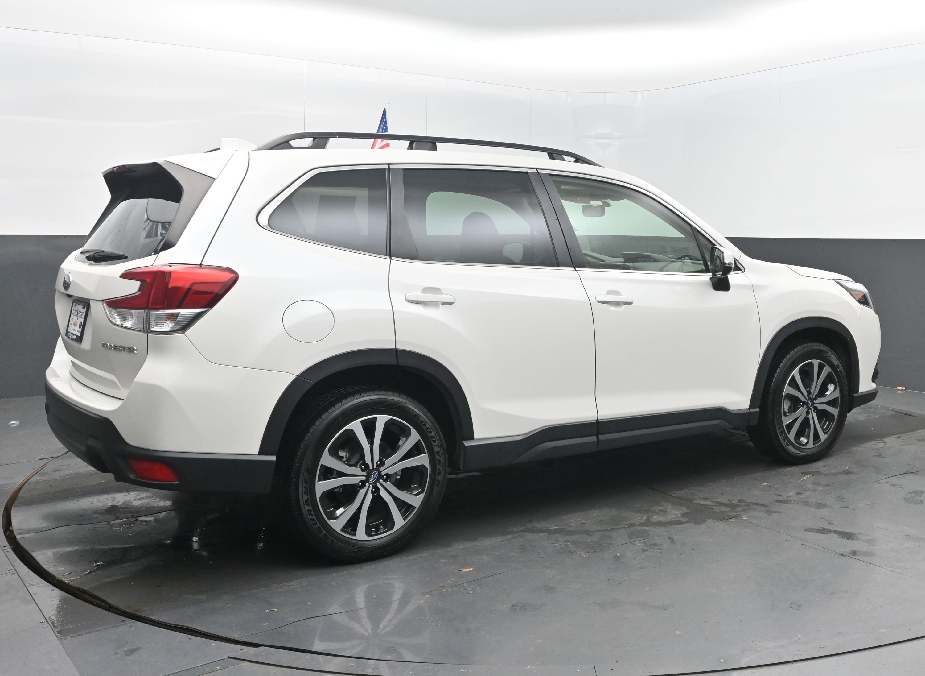 Used 2022 Subaru Forester Limited image 9