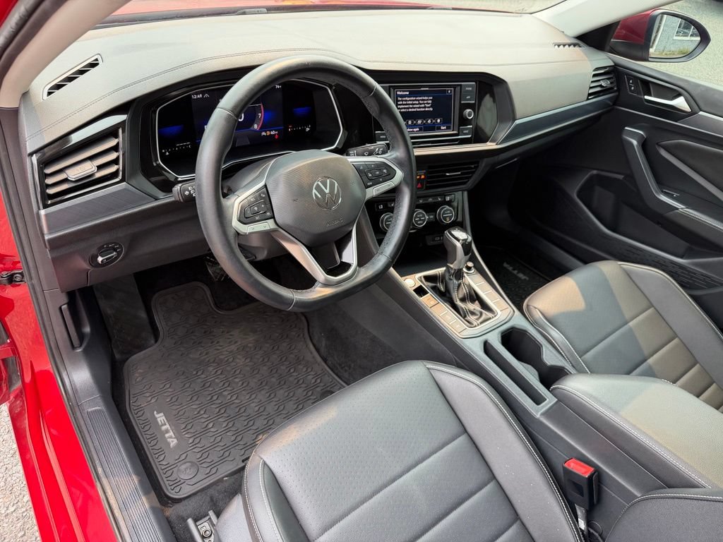 Used 2022 Volkswagen Jetta SE w/ Panoramic Sunroof Package FWD image 15