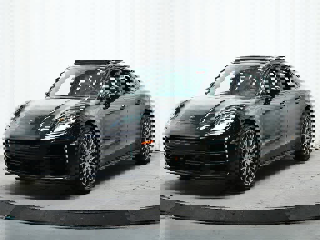 New 2025 Porsche Panamera 4
