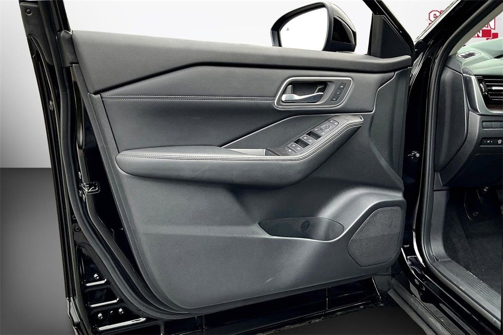 New 2026 Nissan Rogue Platinum image 26