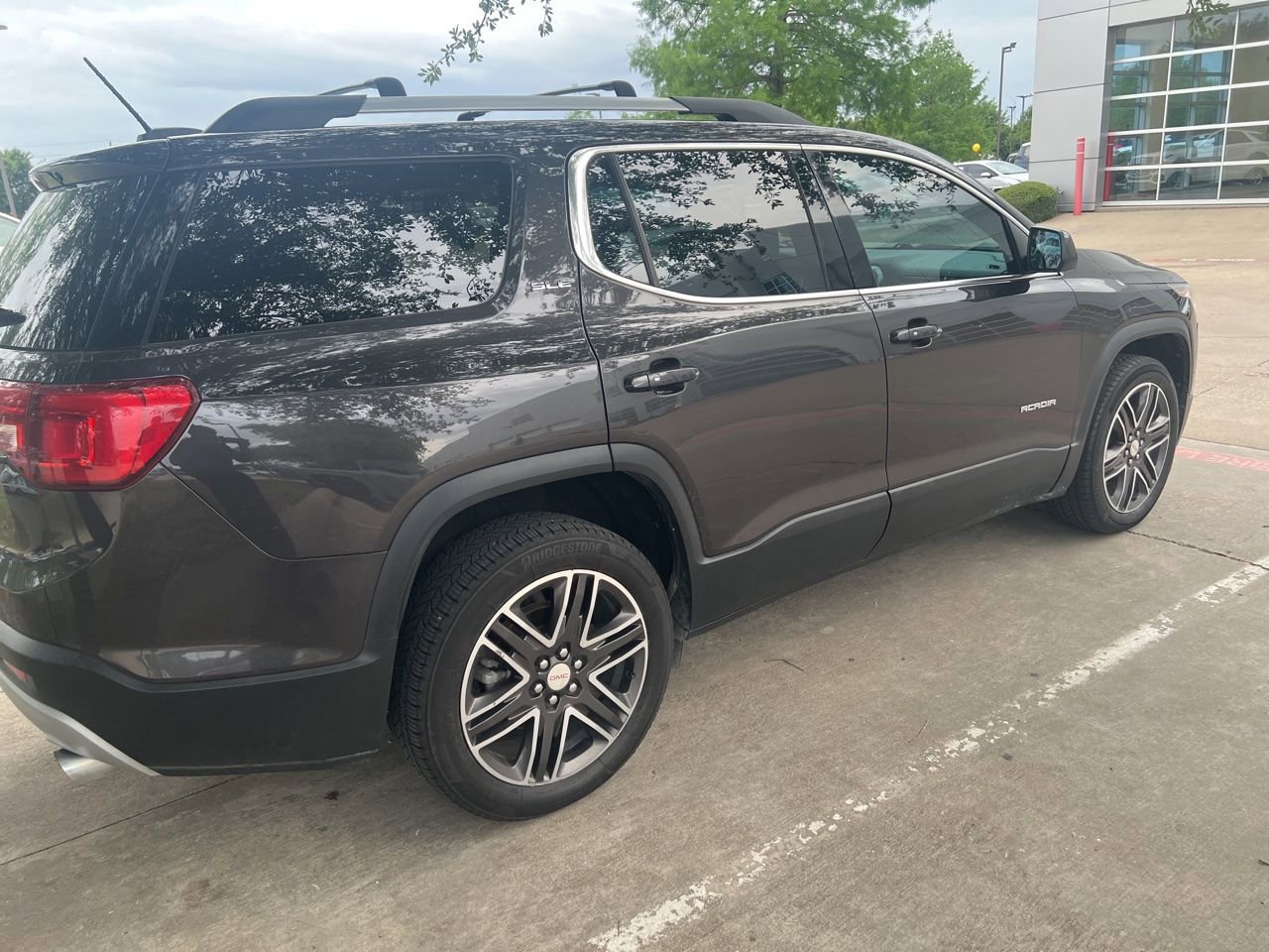 Used 2019 GMC Acadia SLE image 4