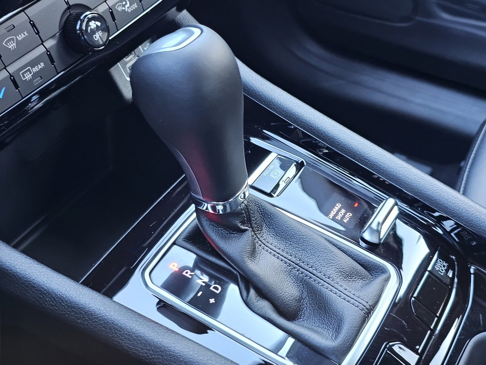 New 2026 Jeep Compass Latitude image 14