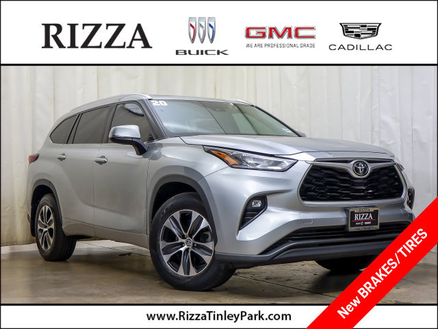 Used 2020 Toyota Highlander XLE AWD/4WD image 1