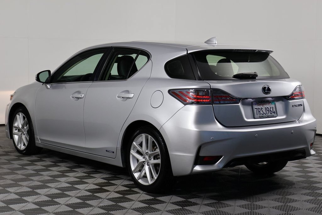 Used 2016 Lexus CT 200h w/ Navigation Package FWD image 6