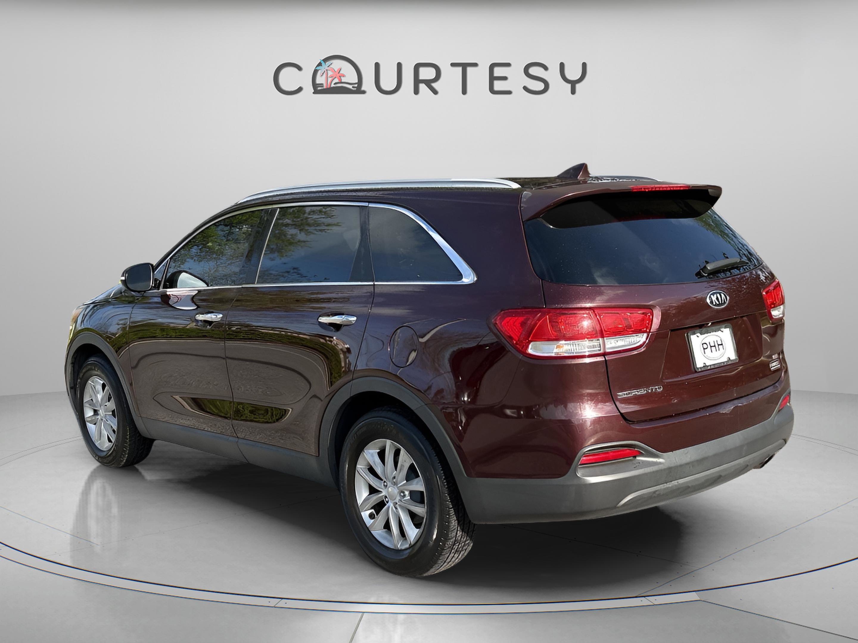 Used 2018 Kia Sorento LX image 5