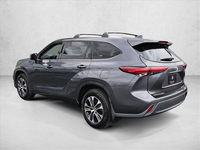 Used 2020 Toyota Highlander XLE AWD/4WD image 8