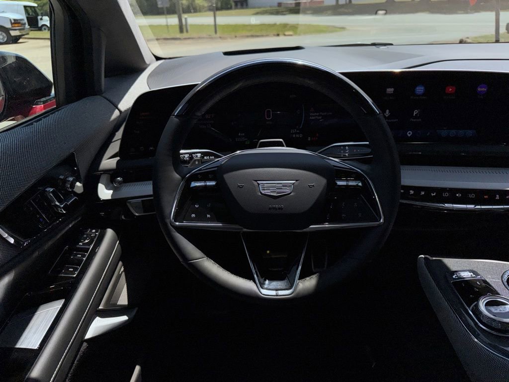 Used 2025 Cadillac Optiq Sport 2 w/ LPO, Floor Liner Package AWD/4WD image 14