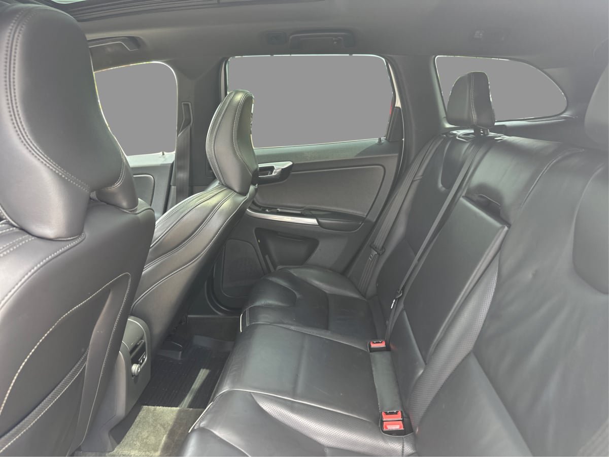 Used 2018 Volvo XC90 T6 Momentum w/ Convenience Package AWD/4WD image 35
