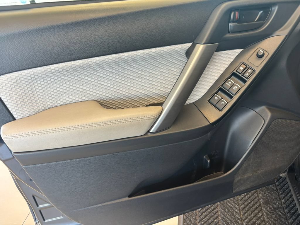 Used 2017 Subaru Forester 2.5i Premium w/ Popular Package #2A AWD/4WD image 13